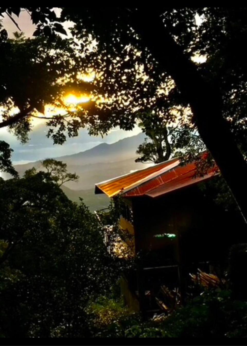 Bed and Breakfast El Refugio La Brisa Del Diablo Валье-Орнито Экстерьер фото